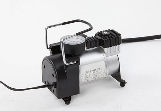 Ein guter Preis. Gelber und silberner Metallluftkompressor-schnelle Inflation für alle Arten Autos Online