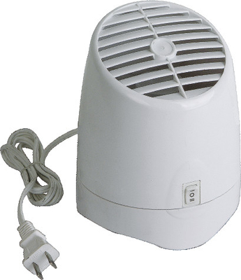 Ein guter Preis. Die weiße Luft-Auffrischungsmaschine, die kühl ist, erneuern Luft-Spray mit dem Fan, der auf Schreibtisch benutzt wird Online